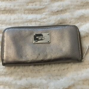 Michael Kors EST. 1981 gray leather clutch wallet